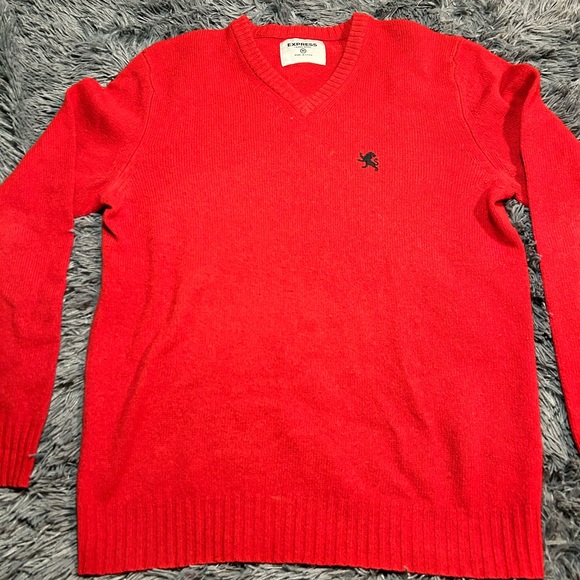 EXPRESS Sweater Mens M Red Lambs Wool V-Neck‎ Long Sleeve Pullover - Picture 1 of 4